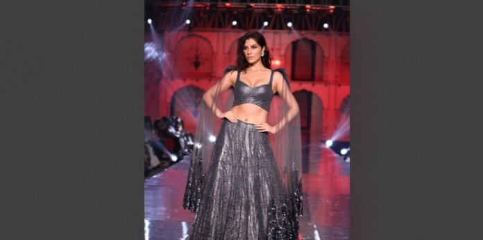 Elnaaz Norouzi showstopper for Rohit Gandhi Rahul Khanna at the grand finale of Jaipur Fashion Connect